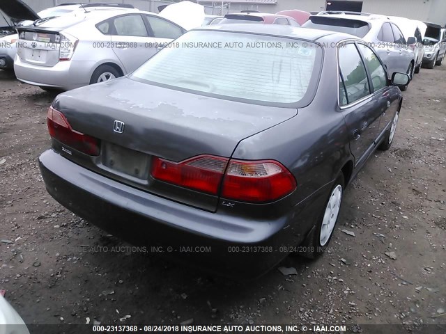 1HGCG5647XA010434 - 1999 HONDA ACCORD LX GRAY photo 4