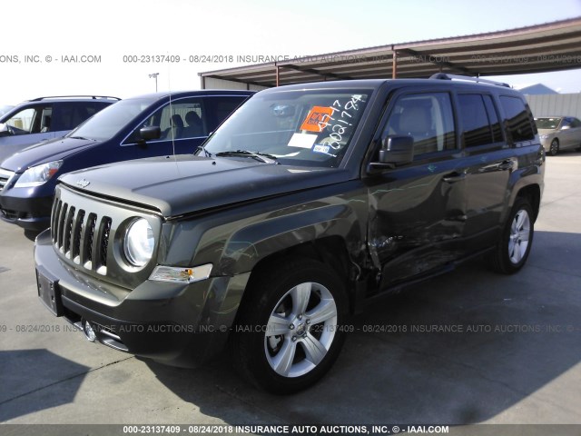 1C4NJPCB6FD398759 - 2015 JEEP PATRIOT LIMITED GREEN photo 2