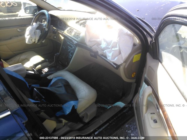 YV1TH59H541372794 - 2004 VOLVO S80 2.5T Dark Blue photo 5