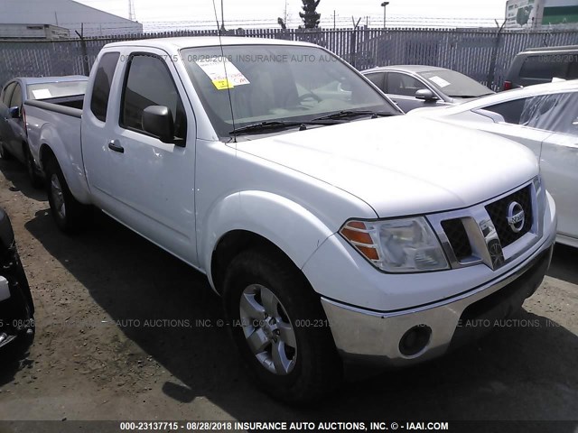 1N6AD0CU0BC441679 - 2011 NISSAN FRONTIER SV/PRO-4X WHITE photo 1