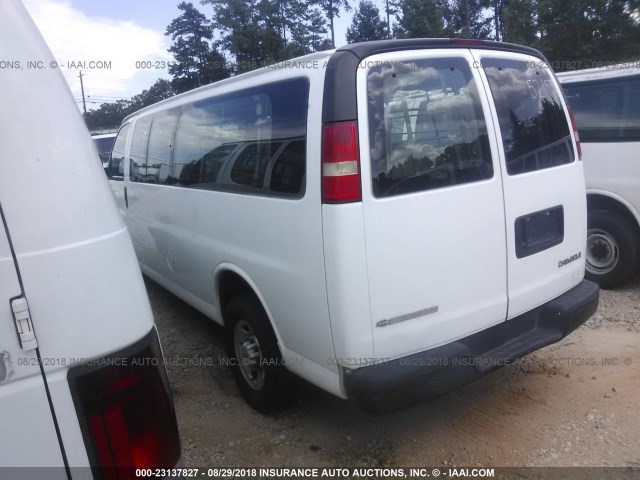 1GAHG39U331232282 - 2003 CHEVROLET EXPRESS G3500  WHITE photo 3