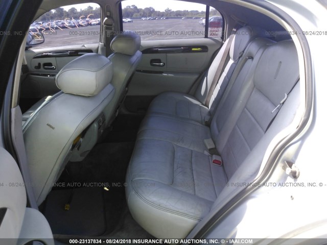 1LNHM81W5YY876189 - 2000 LINCOLN TOWN CAR EXECUTIVE SILVER photo 8
