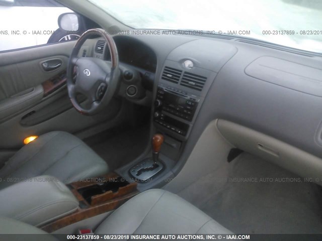 JNKDA31A32T004924 - 2002 INFINITI I35 SILVER photo 5