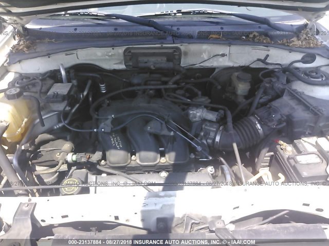 4F2CZ06133KM34750 - 2003 MAZDA TRIBUTE ES 白色 照片 10