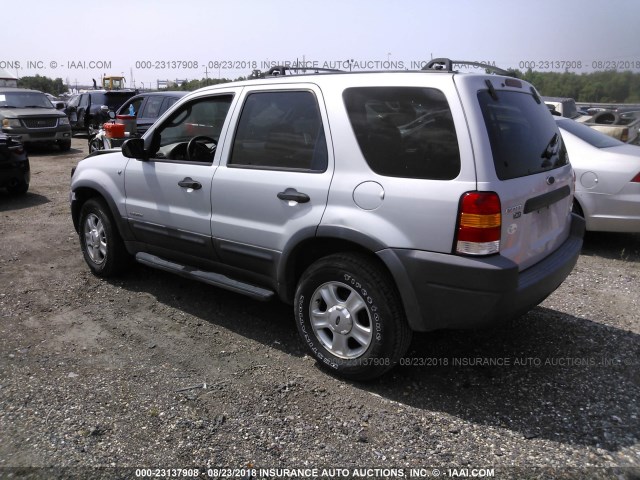 1FMYU03112KC36364 - 2002 FORD ESCAPE XLT SILVER photo 3