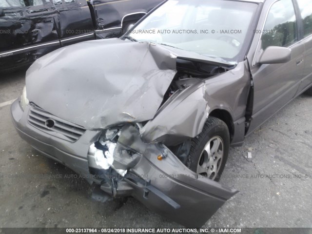 JT2BG22K4X0289885 - 1999 TOYOTA CAMRY LE/XLE 棕色 照片 6