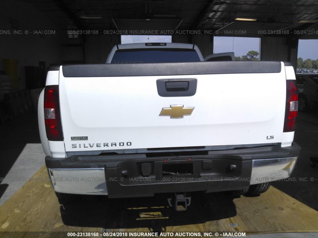 1GBJC33D27F162610 - 2007 CHEVROLET SILVERADO C3500 WHITE photo 8