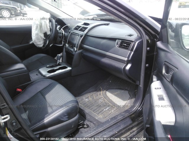 4T1BF1FK0DU262701 - 2013 TOYOTA CAMRY L/SE/LE/XLE 黑色 照片 5