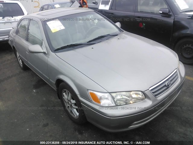 JT2BF28K6Y0289334 - 2000 TOYOTA CAMRY LE/XLE SILVER photo 1