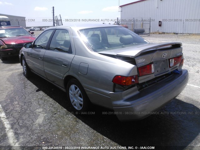 4T1BG22K1YU675757 - 2000 TOYOTA CAMRY CE/LE/XLE 香槟色 照片 3