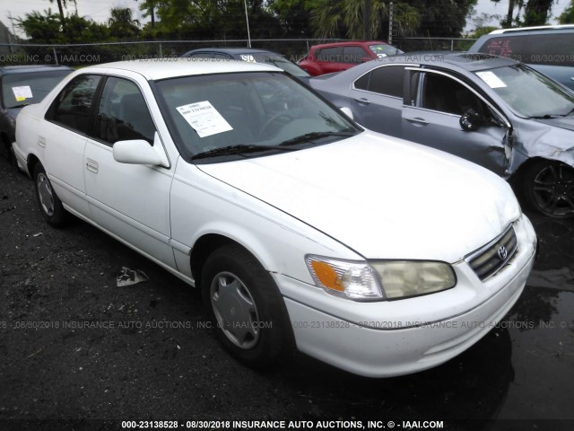 4T1BG22K2YU739790 - 2000 TOYOTA CAMRY CE/LE/XLE 白色 照片 1