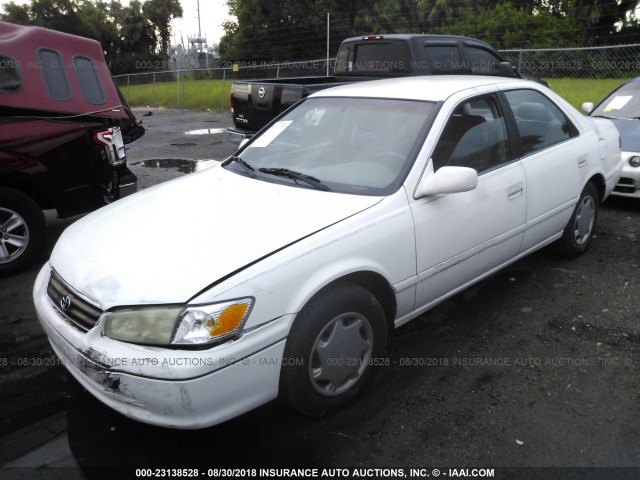 4T1BG22K2YU739790 - 2000 TOYOTA CAMRY CE/LE/XLE 白色 照片 2