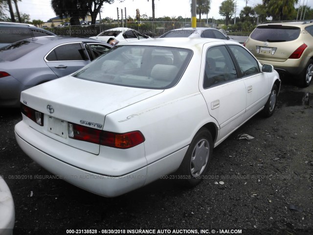 4T1BG22K2YU739790 - 2000 TOYOTA CAMRY CE/LE/XLE 白色 照片 4