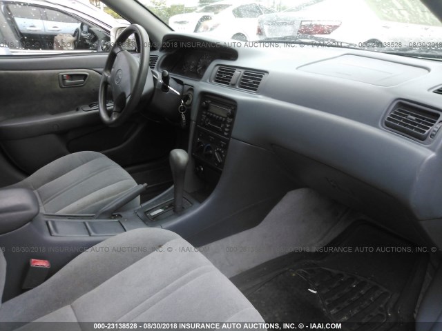 4T1BG22K2YU739790 - 2000 TOYOTA CAMRY CE/LE/XLE 白色 照片 5
