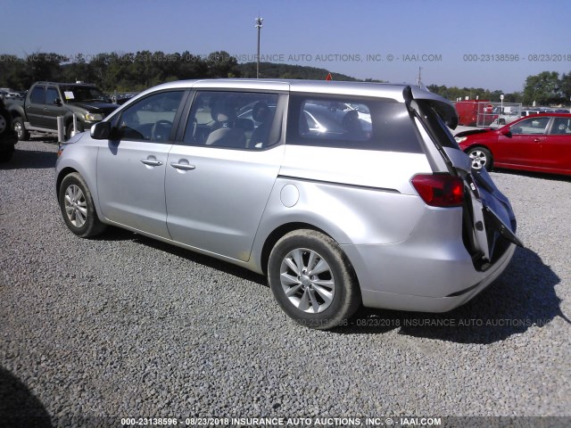 KNDMA5C15H6258474 - 2017 KIA SEDONA SILVER photo 3