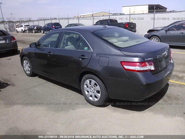 4T1BF3EK9BU158492 - 2011 TOYOTA CAMRY SE/LE/XLE 灰色 照片 3
