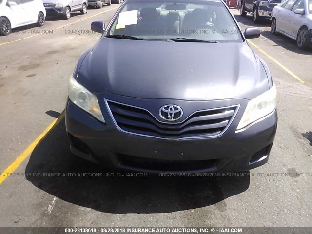 4T1BF3EK9BU158492 - 2011 TOYOTA CAMRY SE/LE/XLE 灰色 照片 6