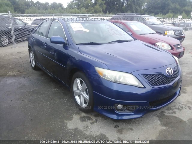 4T1BF3EK7AU574989 - 2010 TOYOTA CAMRY SE/LE/XLE ლურჯი ფოტო 1