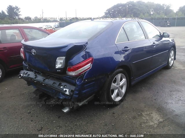 4T1BF3EK7AU574989 - 2010 TOYOTA CAMRY SE/LE/XLE ლურჯი ფოტო 4