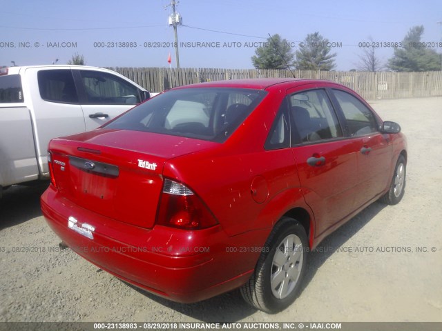 1FAHP34N27W134902 - 2007 FORD FOCUS ZX4/S/SE/SES 红色 照片 4