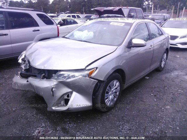 4T1BF1FKXEU730032 - 2014 TOYOTA CAMRY L/SE/LE/XLE Şampan foto 2