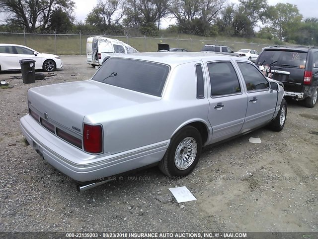 1LNLM81W1TY677353 - 1996 LINCOLN TOWN CAR EXECUTIVE Silber Foto 4