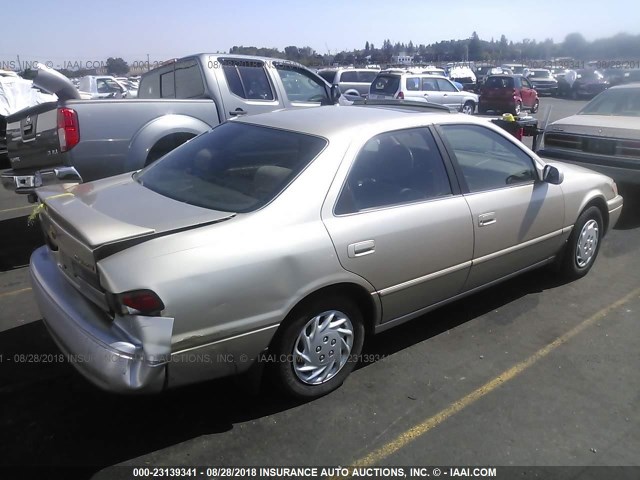 JT2BG22K7W0154270 - 1998 TOYOTA CAMRY CE/LE/XLE 金色 照片 4
