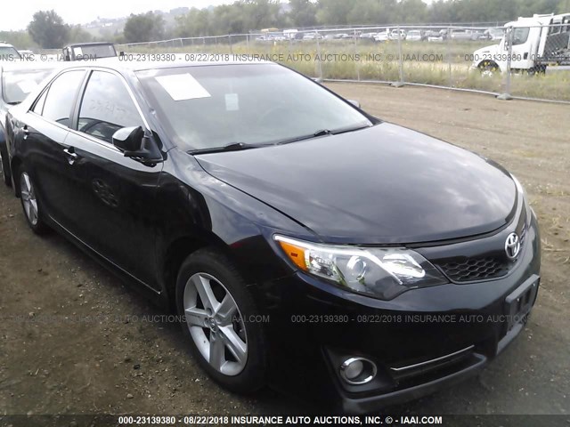 4T1BF1FK1EU413210 - 2014 TOYOTA CAMRY L/SE/LE/XLE Qara foto 1