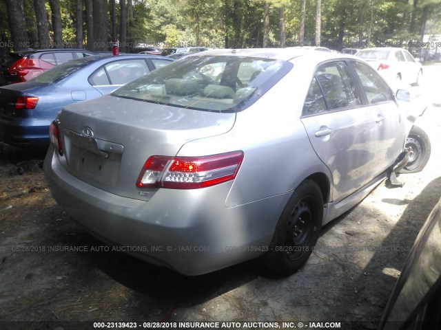 4T1BF3EK8BU740776 - 2011 TOYOTA CAMRY SE/LE/XLE ვერცხლისფერი ფოტო 4