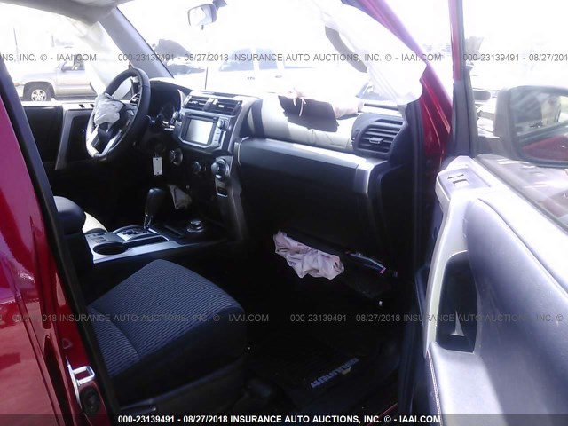 JTEBU5JR0J5574783 - 2018 TOYOTA 4RUNNER SR5 PREM/LTDL/TRAIL/TRD RED photo 5