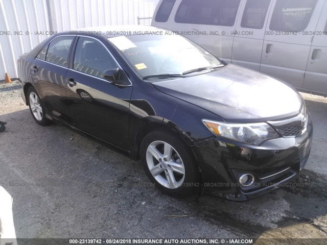4T1BF1FK5DU219536 - 2013 TOYOTA CAMRY L/SE/LE/XLE შავი ფოტო 1