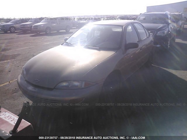 1G1JF52T6W7120885 - 1998 CHEVROLET CAVALIER LS GOLD photo 2