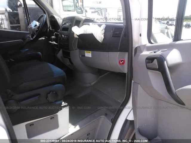 WDYPE745275173907 - 2007 FREIGHTLINER 2500 SPRINTER 2500 WHITE photo 5