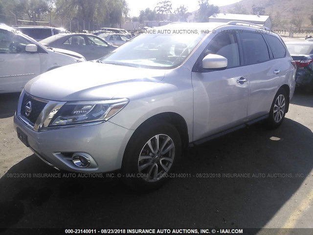 5N1AR2MN1GC633266 - 2016 NISSAN PATHFINDER S/SV/SL/PLATINUM SILVER photo 2