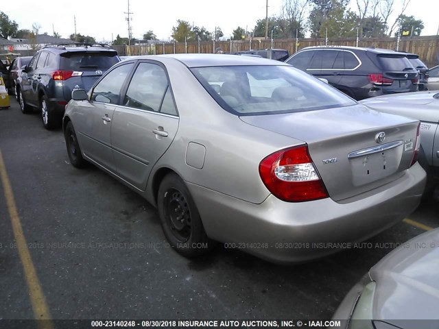 JTDBE32K620032139 - 2002 TOYOTA CAMRY LE/XLE/SE Алтын фото 3