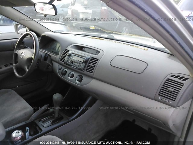 JTDBE32K620032139 - 2002 TOYOTA CAMRY LE/XLE/SE Алтын фото 5