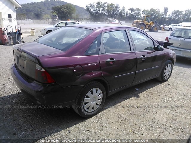 1FAFP34N17W229524 - 2007 FORD FOCUS ZX4/S/SE/SES 红色 照片 4