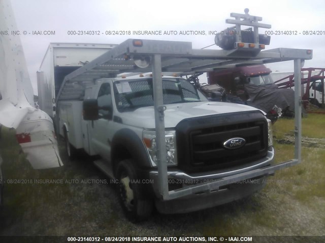 1FDUF5GT6CEA67833 - 2012 FORD F550 SUPER DUTY WHITE photo 1