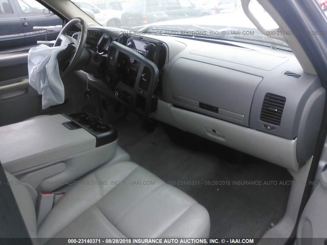 3GTRKVE39AG232000 - 2010 GMC SIERRA K1500 SLE SILVER photo 5