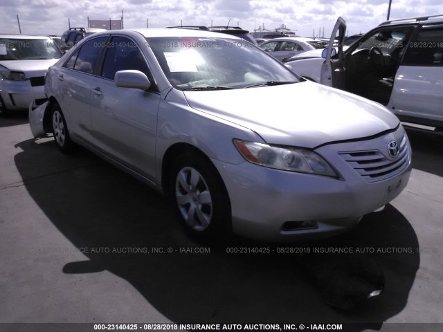 4T1BE46K07U120079 - 2007 TOYOTA CAMRY NEW GENERAT CE/LE/XLE/SE SILVER photo 1
