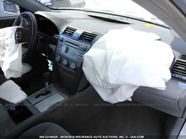 4T1BE46K07U120079 - 2007 TOYOTA CAMRY NEW GENERAT CE/LE/XLE/SE SILVER photo 5