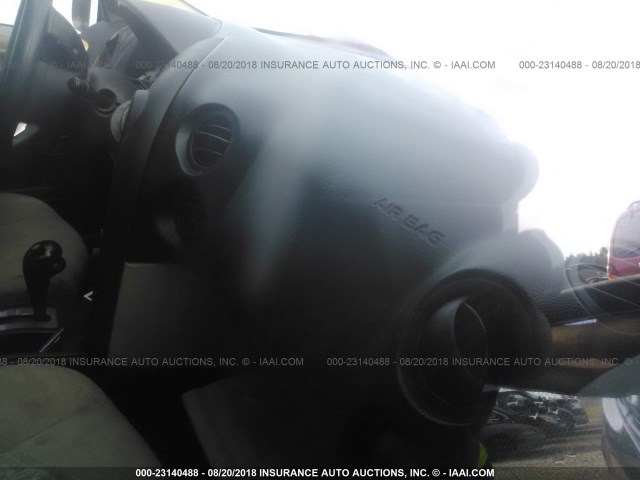 2G2WP552761284502 - 2006 PONTIAC GRAND PRIX GOLD photo 5