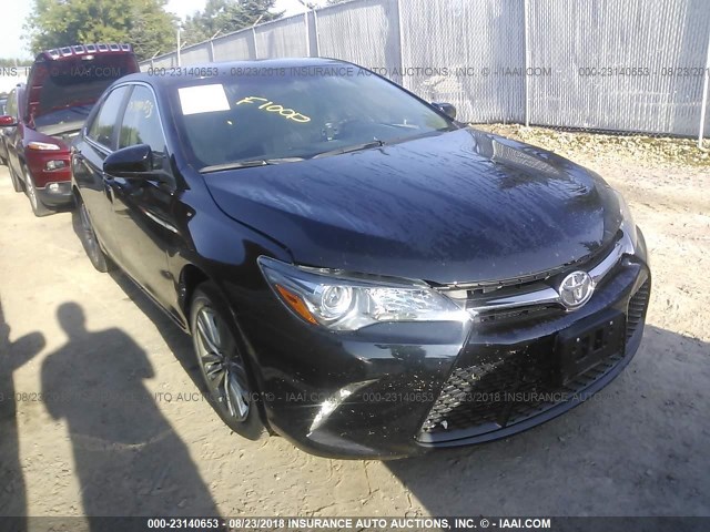 4T1BF1FK4HU380532 - 2017 TOYOTA CAMRY LE/XLE/SE/XSE BLACK photo 1