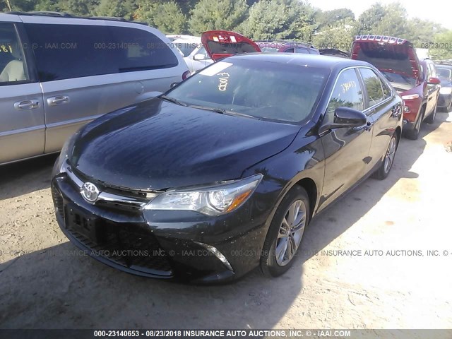 4T1BF1FK4HU380532 - 2017 TOYOTA CAMRY LE/XLE/SE/XSE BLACK photo 2