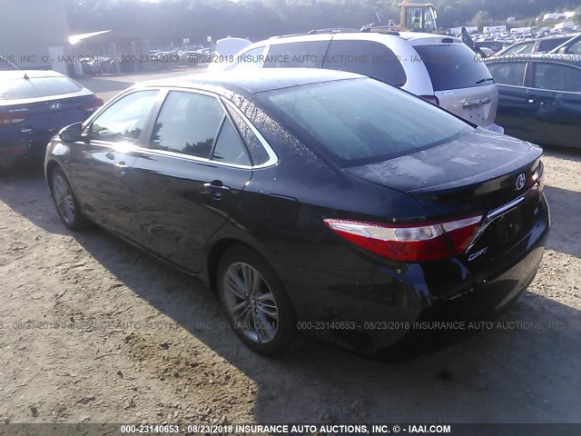 4T1BF1FK4HU380532 - 2017 TOYOTA CAMRY LE/XLE/SE/XSE BLACK photo 3