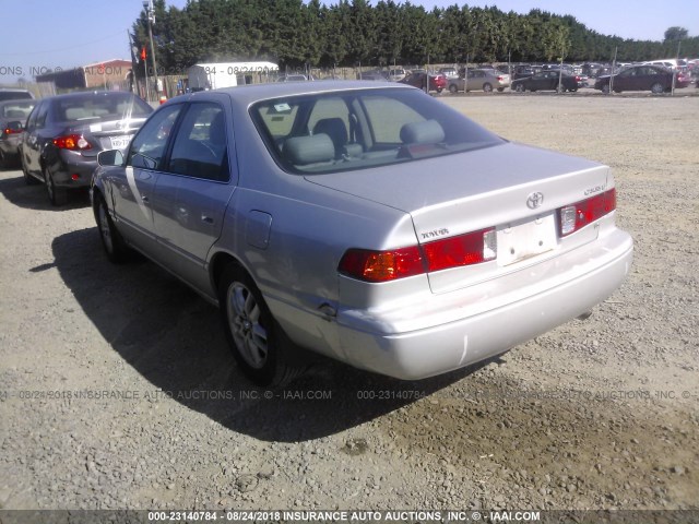 4T1BF28KX1U117812 - 2001 TOYOTA CAMRY LE/XLE 银色 照片 3