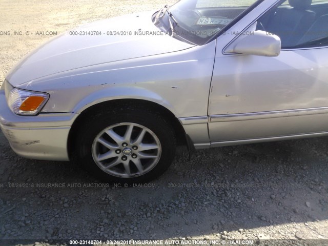 4T1BF28KX1U117812 - 2001 TOYOTA CAMRY LE/XLE 银色 照片 6