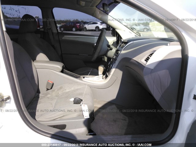 1G1ZA5EU9BF189155 - 2011 CHEVROLET MALIBU LS თეთრი ფოტო 5