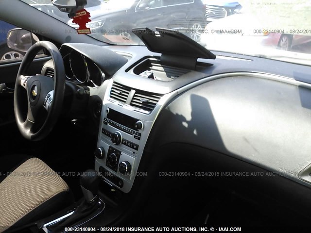 1G1ZC5E14BF233997 - 2011 CHEVROLET MALIBU 1LT WHITE photo 5