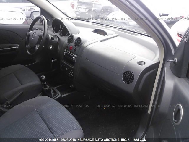 KL1TD66657B757143 - 2007 CHEVROLET AVEO LS GRAY photo 5